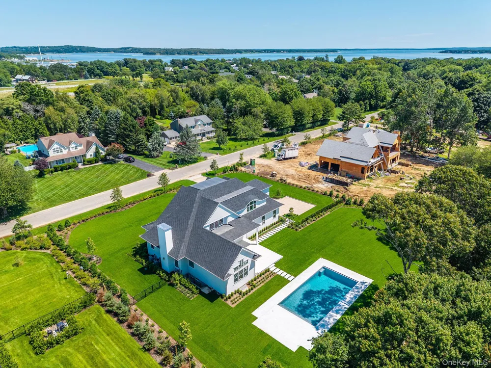 1475 Laurel Avenue Southold, NY 11971