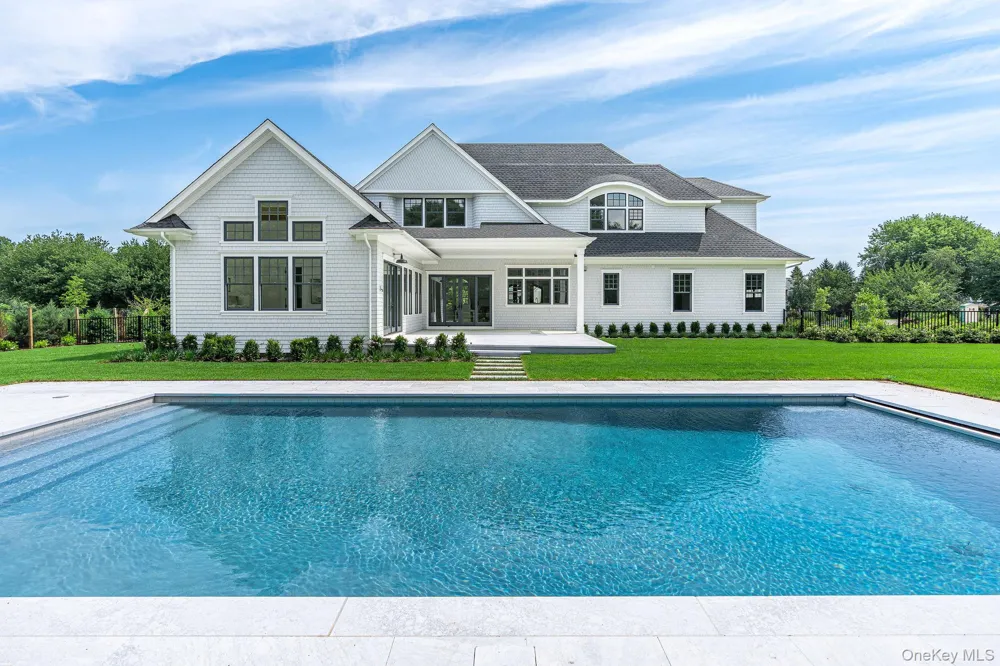 1475 Laurel Avenue Southold, NY 11971