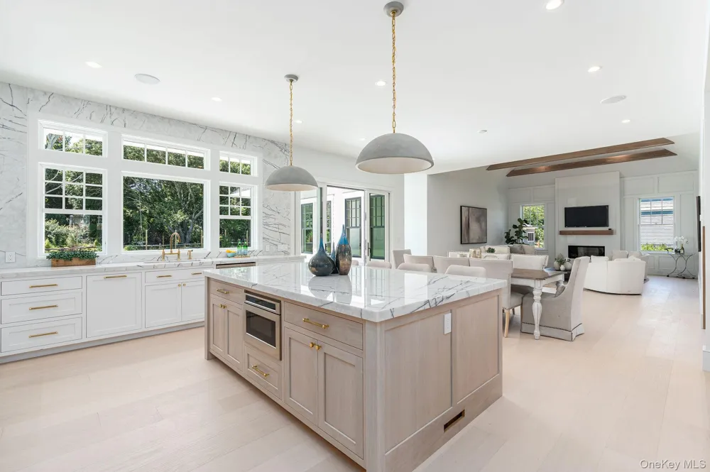 1475 Laurel Avenue Southold, NY 11971
