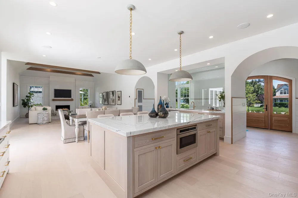 1475 Laurel Avenue Southold, NY 11971