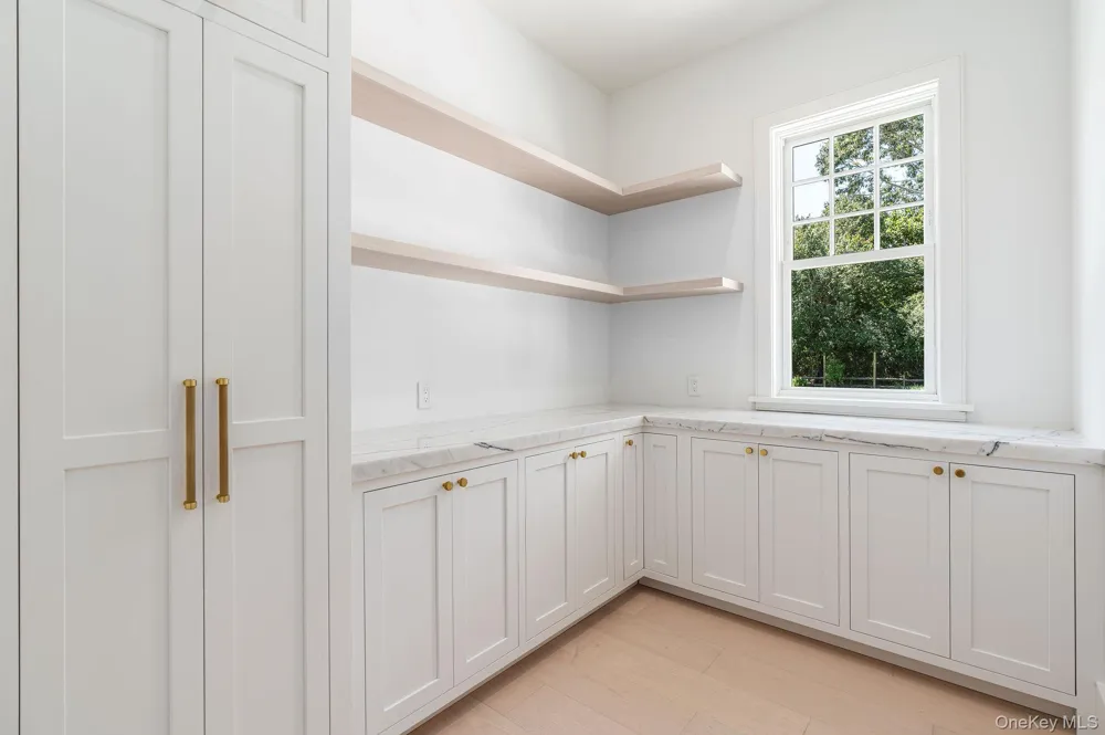 1475 Laurel Avenue Southold, NY 11971