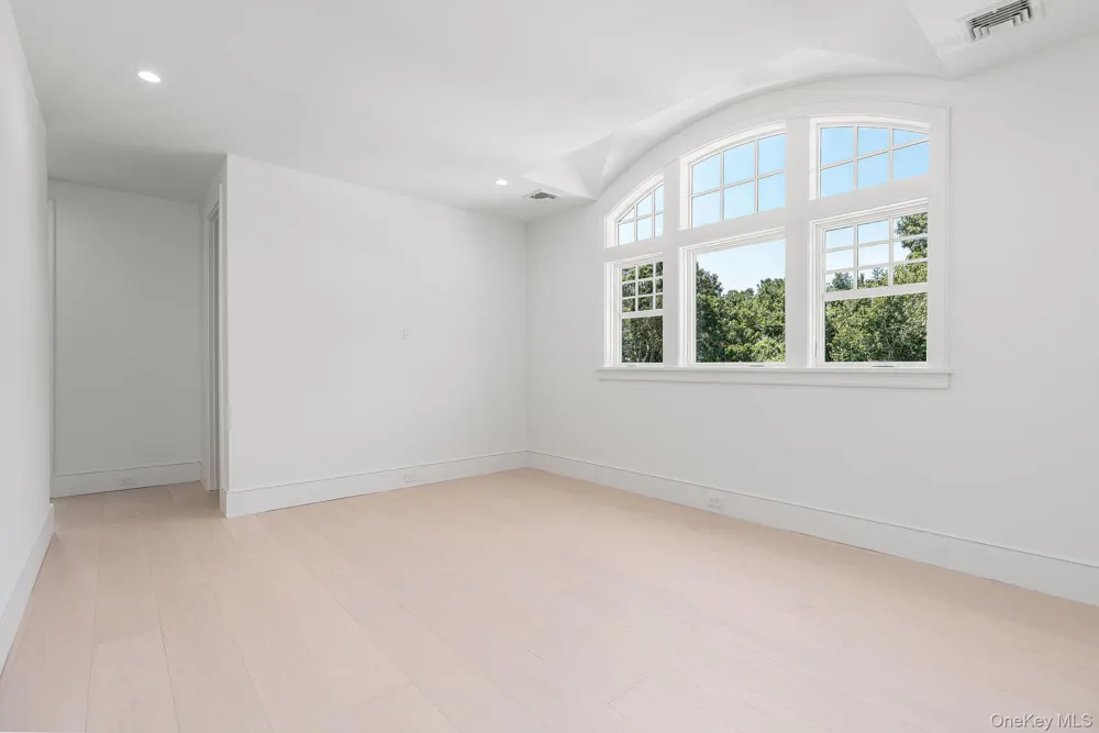 1475 Laurel Avenue Southold, NY 11971