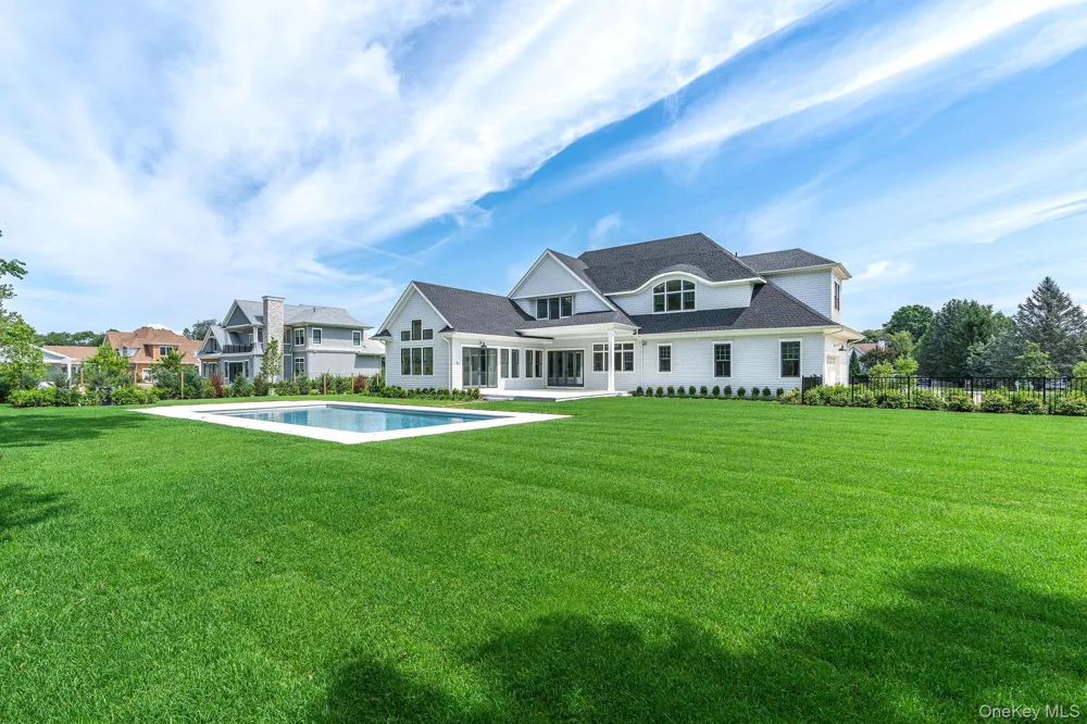 1475 Laurel Avenue Southold, NY 11971