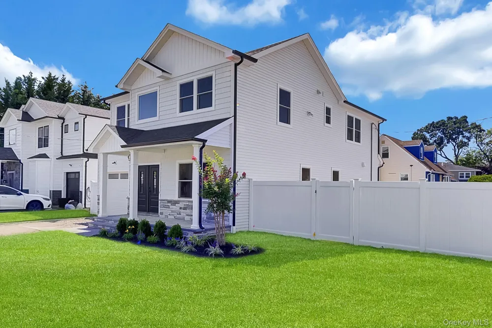21 Cypress Avenue Bethpage, NY 11714