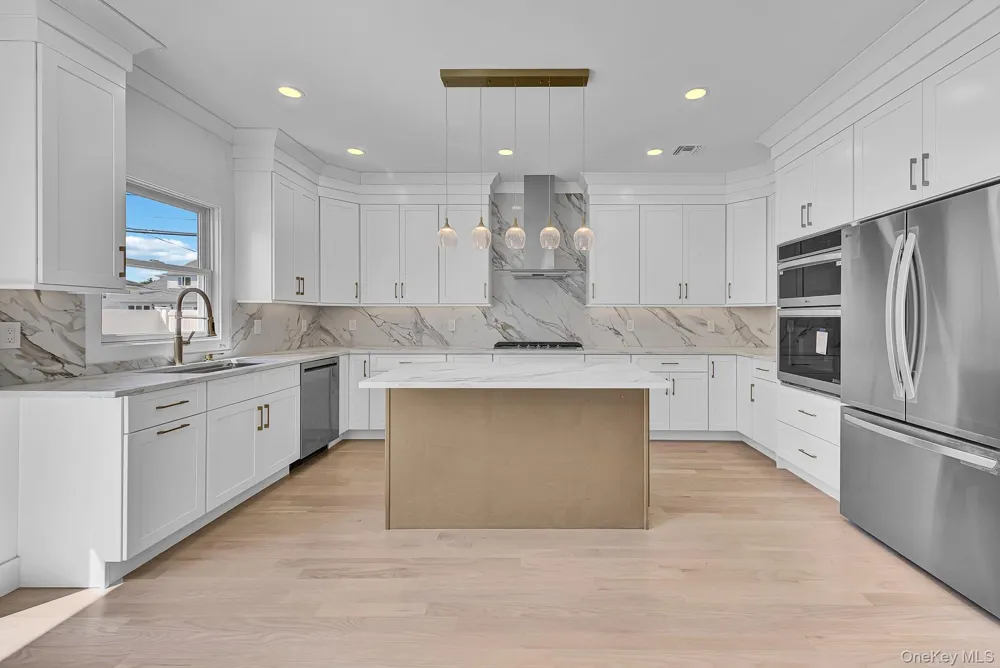 21 Cypress Avenue Bethpage, NY 11714