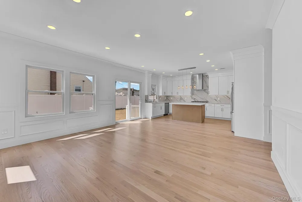21 Cypress Avenue Bethpage, NY 11714