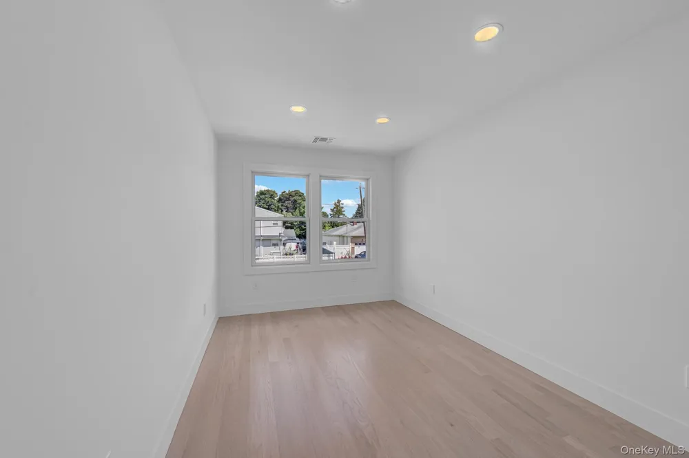 21 Cypress Avenue Bethpage, NY 11714