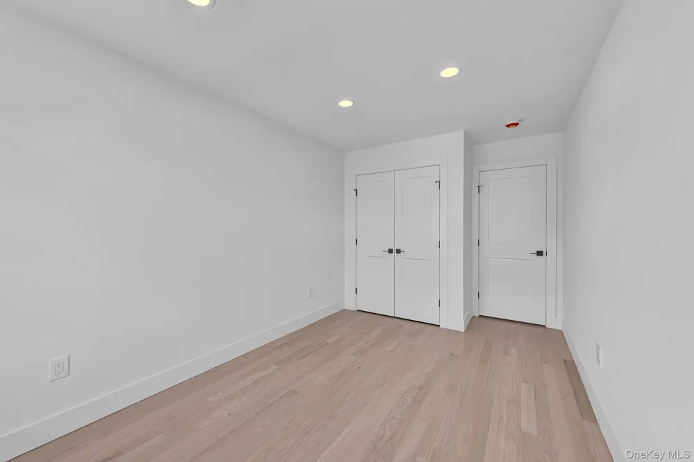 21 Cypress Avenue Bethpage, NY 11714