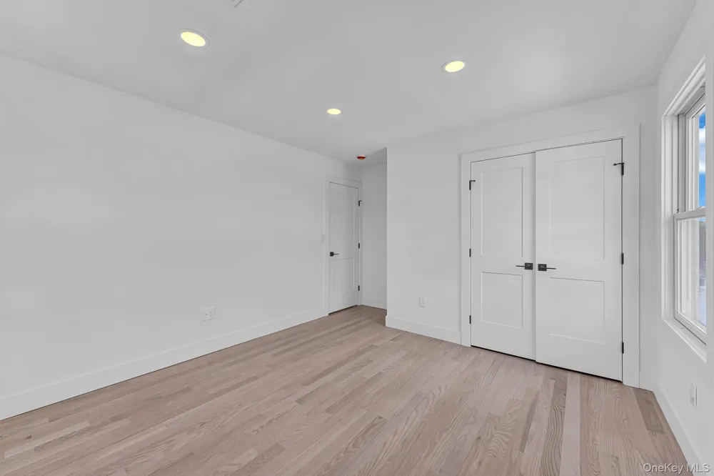 21 Cypress Avenue Bethpage, NY 11714