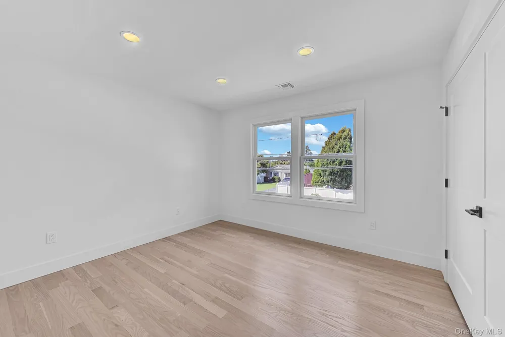 21 Cypress Avenue Bethpage, NY 11714