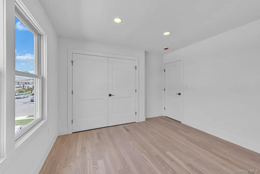 21 Cypress Avenue Bethpage, NY 11714