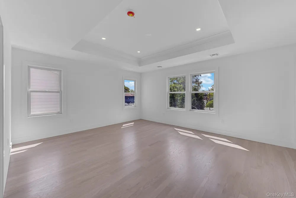 21 Cypress Avenue Bethpage, NY 11714