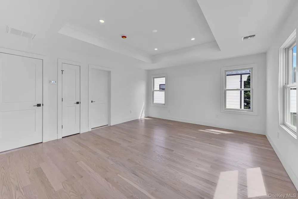 21 Cypress Avenue Bethpage, NY 11714