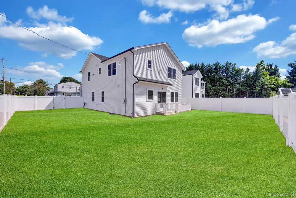 21 Cypress Avenue Bethpage, NY 11714
