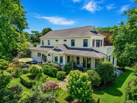 8 Jackson Avenue