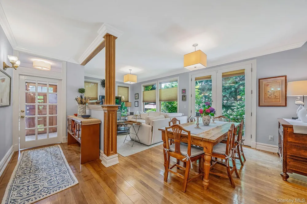 8 Jackson Avenue East Quogue, NY 11942