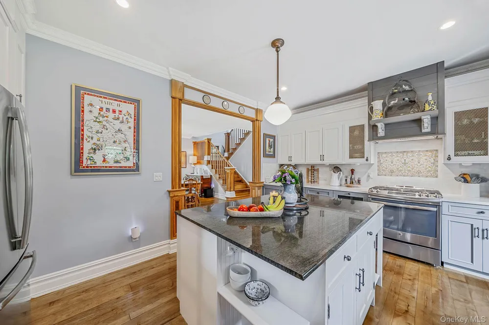 8 Jackson Avenue East Quogue, NY 11942