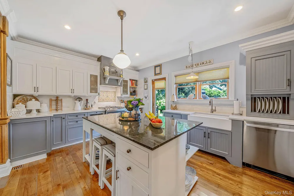 8 Jackson Avenue East Quogue, NY 11942