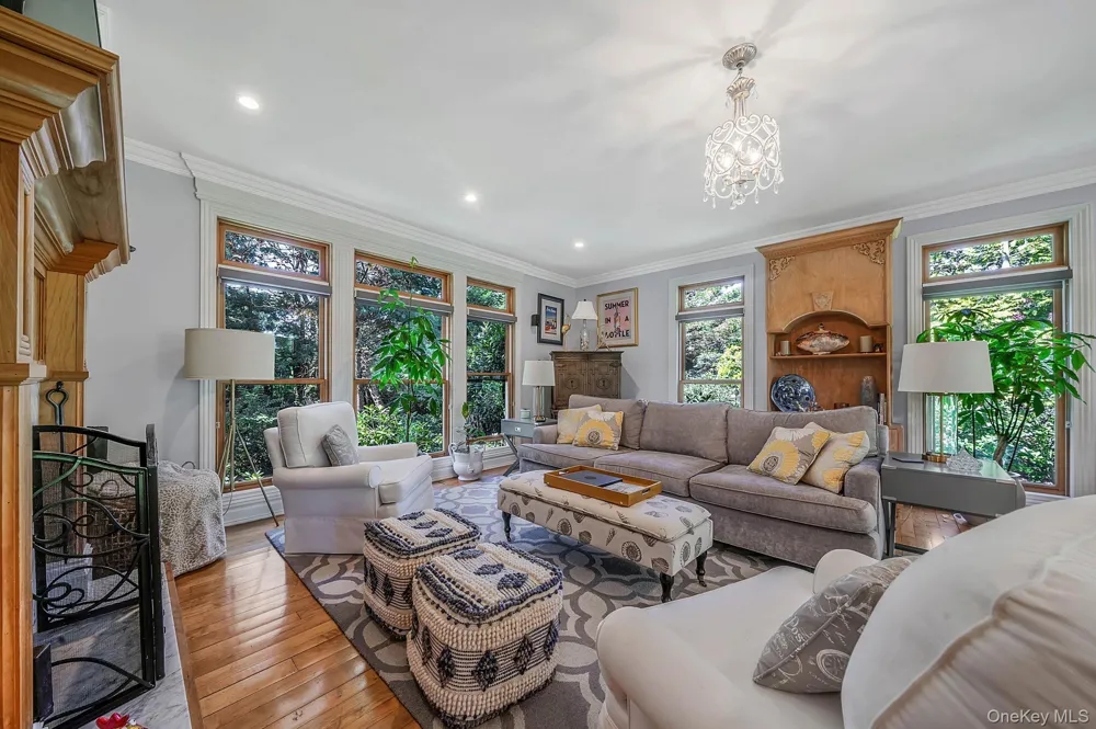 8 Jackson Avenue East Quogue, NY 11942