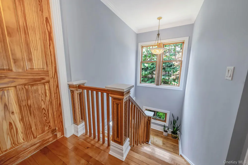 8 Jackson Avenue East Quogue, NY 11942