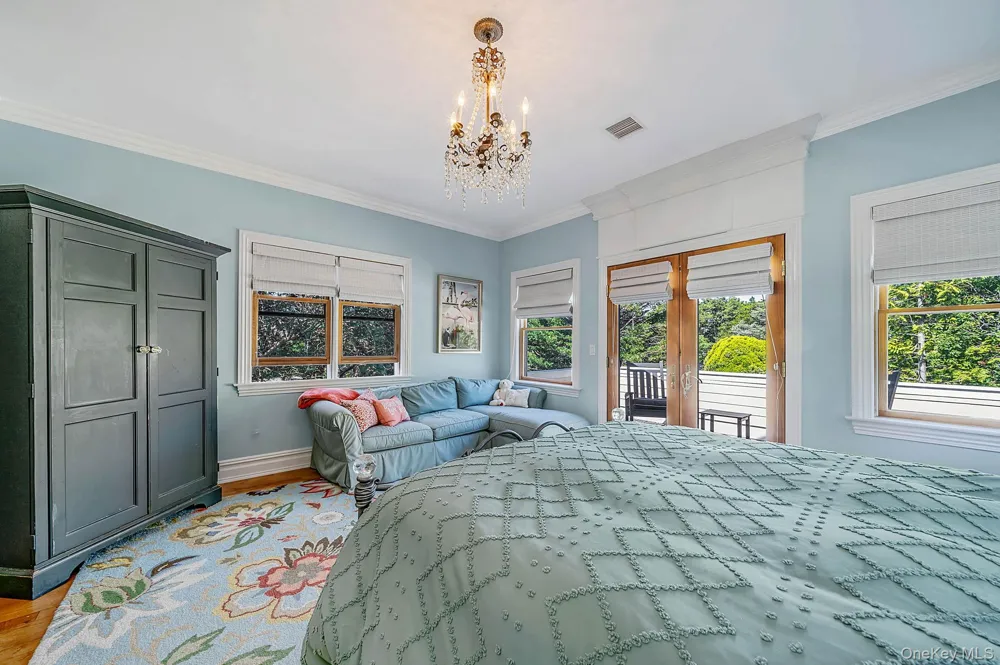 8 Jackson Avenue East Quogue, NY 11942