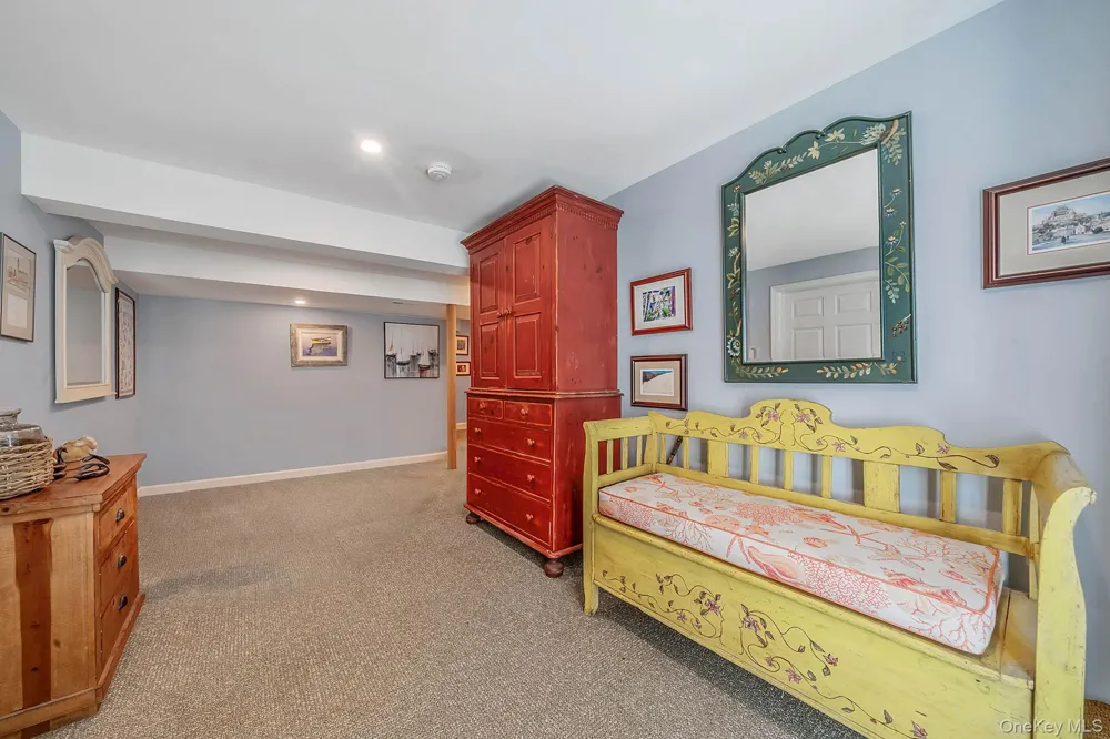 8 Jackson Avenue East Quogue, NY 11942