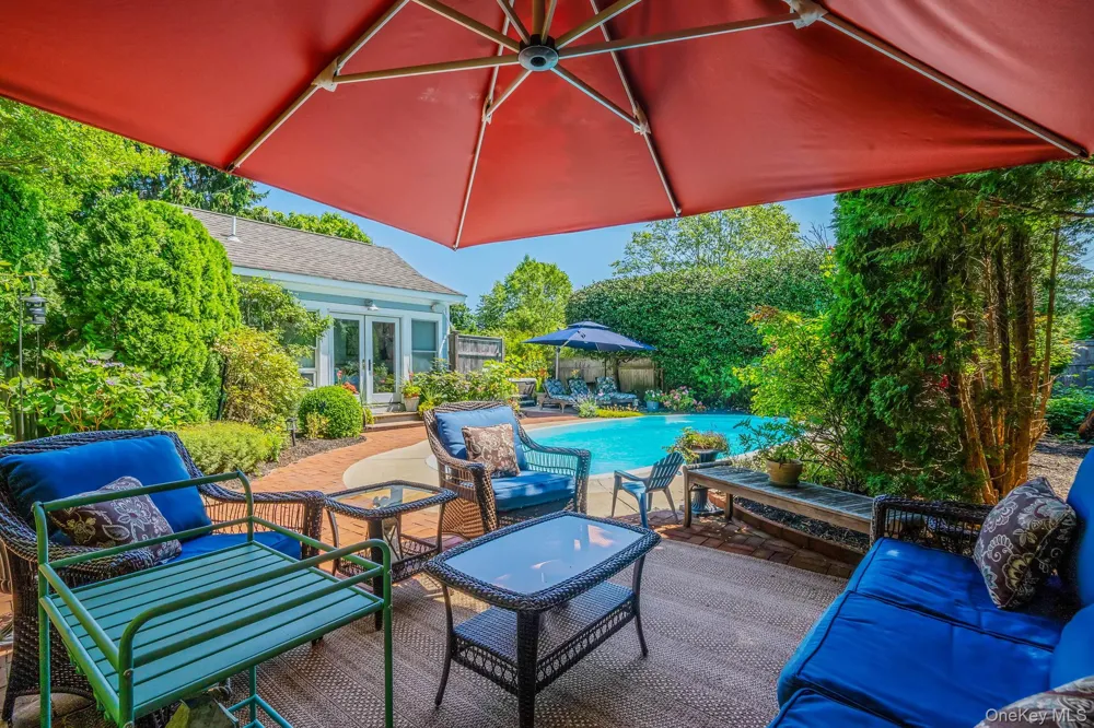 8 Jackson Avenue East Quogue, NY 11942