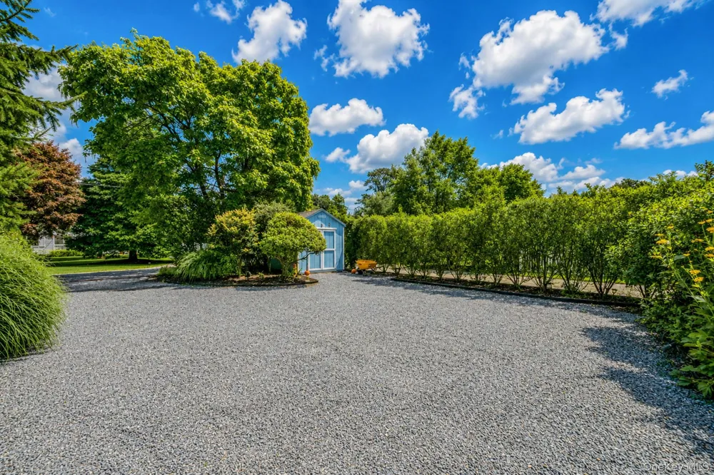 8 Jackson Avenue East Quogue, NY 11942