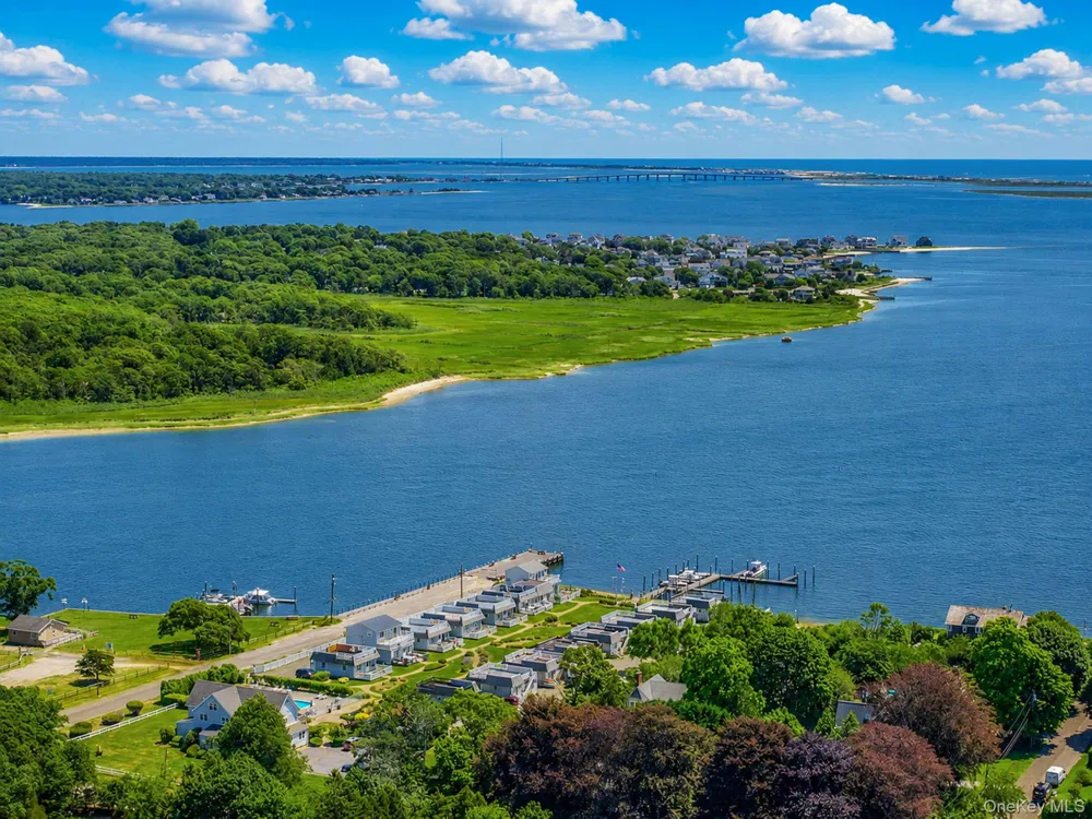 8 Jackson Avenue East Quogue, NY 11942