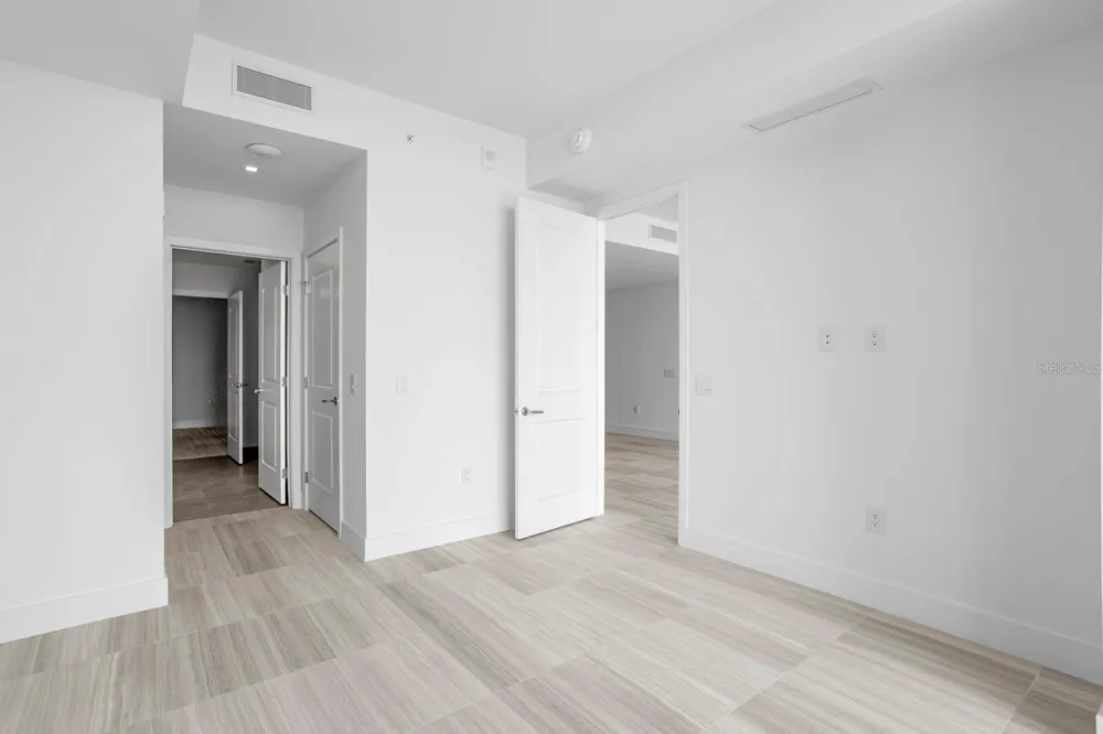 3015 S YSABELLA AVENUE #2402 Tampa, FL 33629