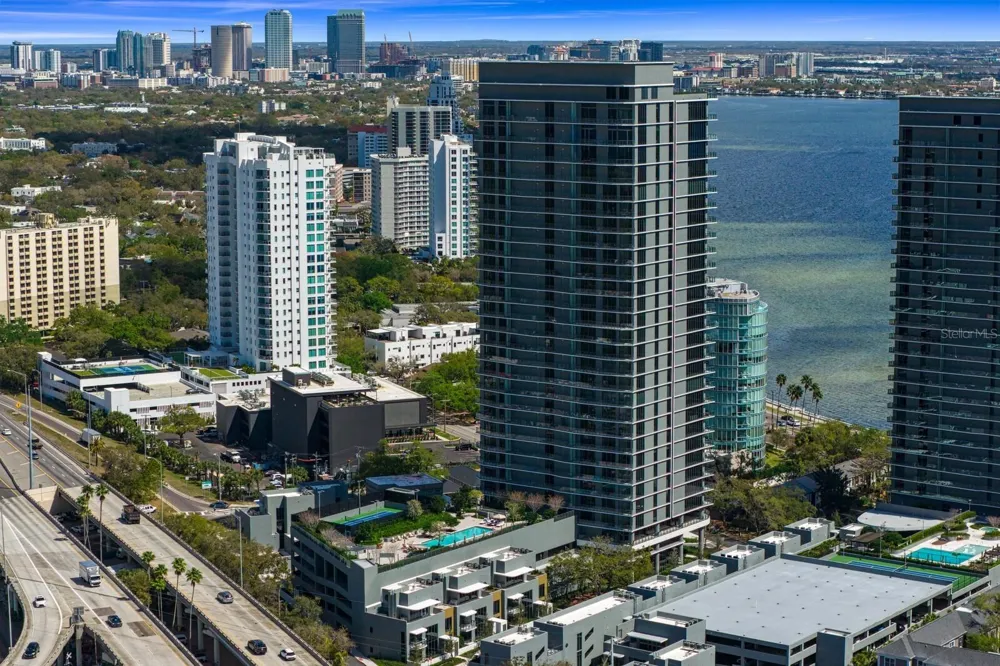 3015 S YSABELLA AVENUE #2402 Tampa, FL 33629