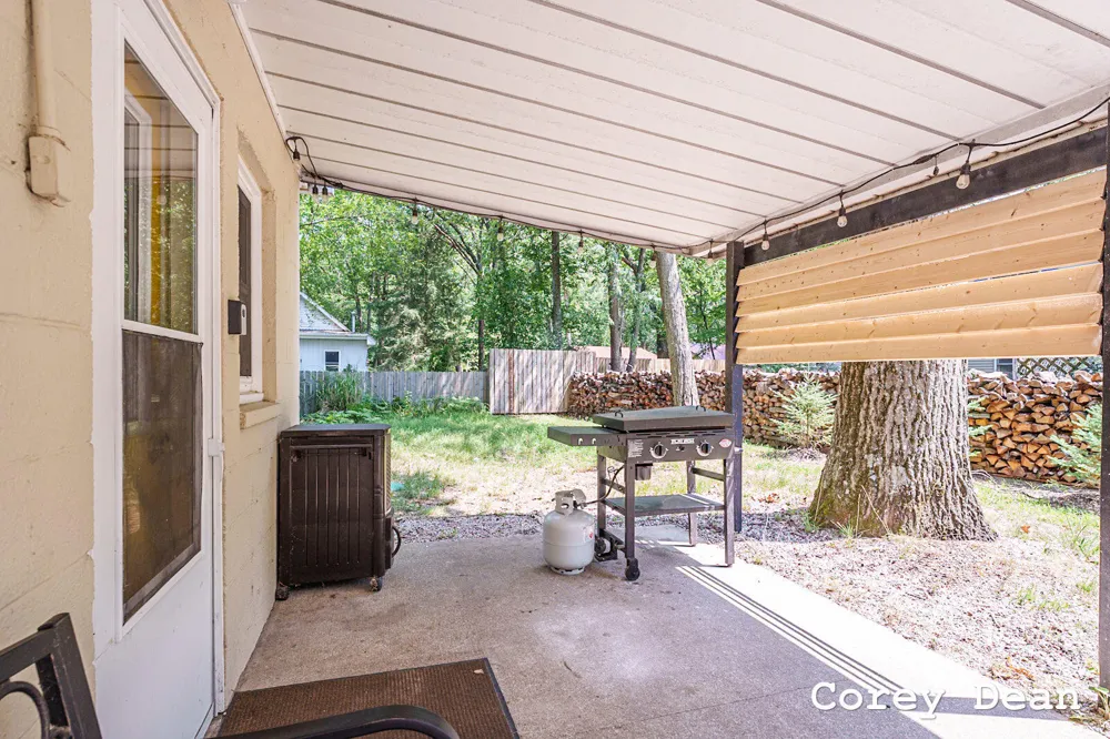10580 Round Lake Drive Mecosta, MI 49332