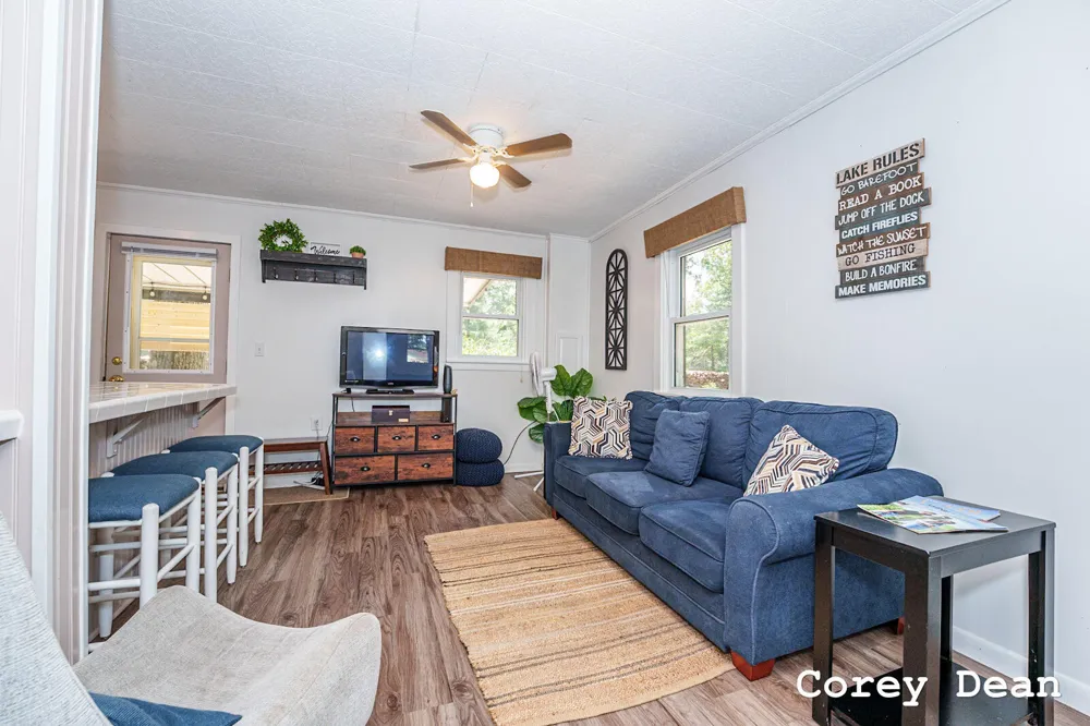 10580 Round Lake Drive Mecosta, MI 49332