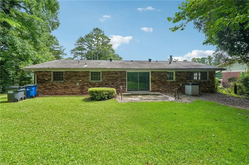 2703 Arrowood Drive East Point, GA 30344