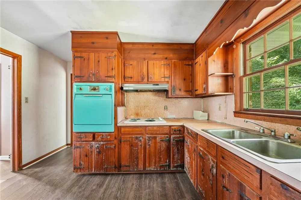 2703 Arrowood Drive East Point, GA 30344