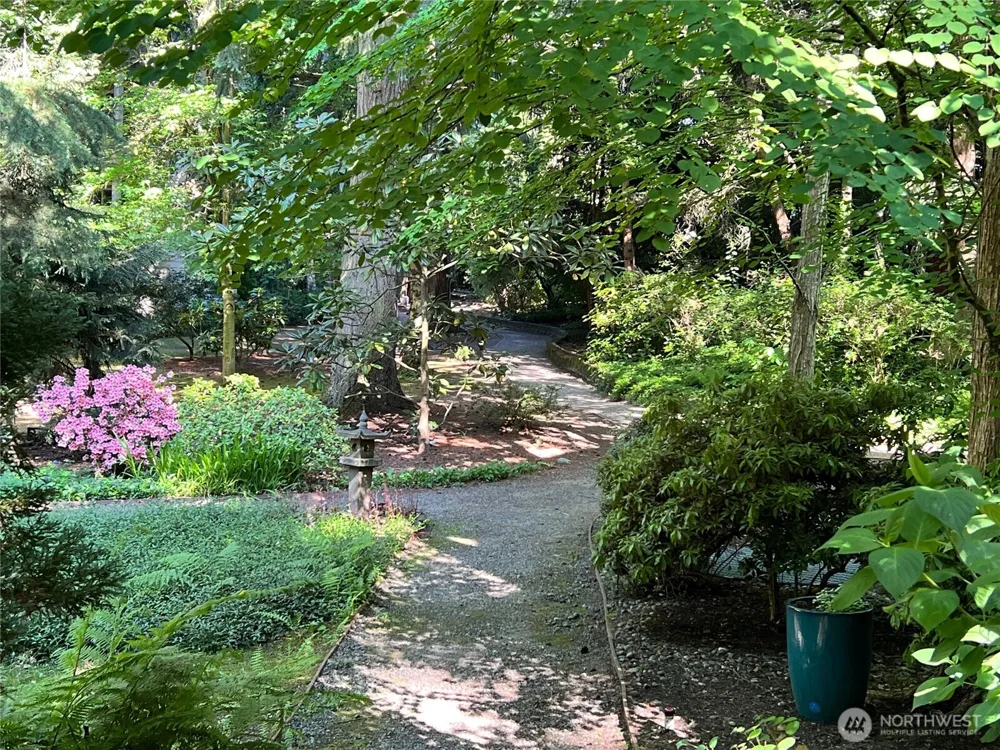 1822 152nd Avenue NE #E307 Bellevue, WA 98007