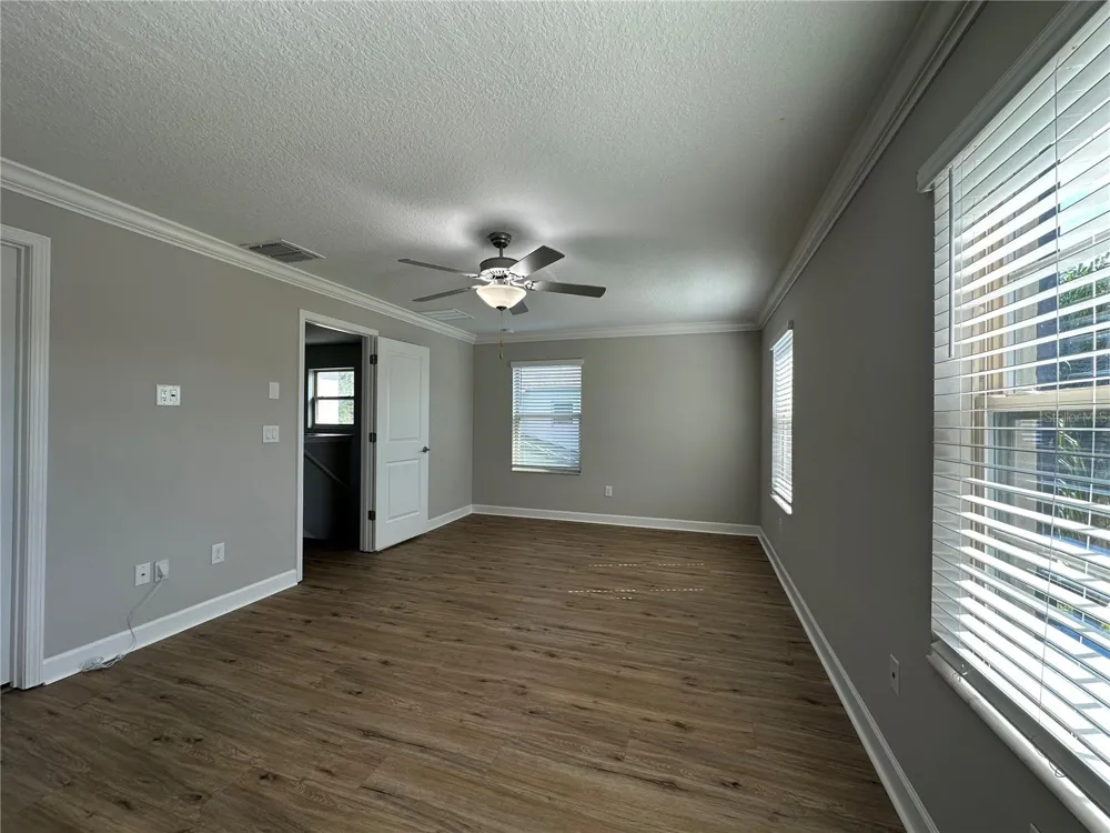 1389 WHITE FOX RUN Lutz, FL 33549