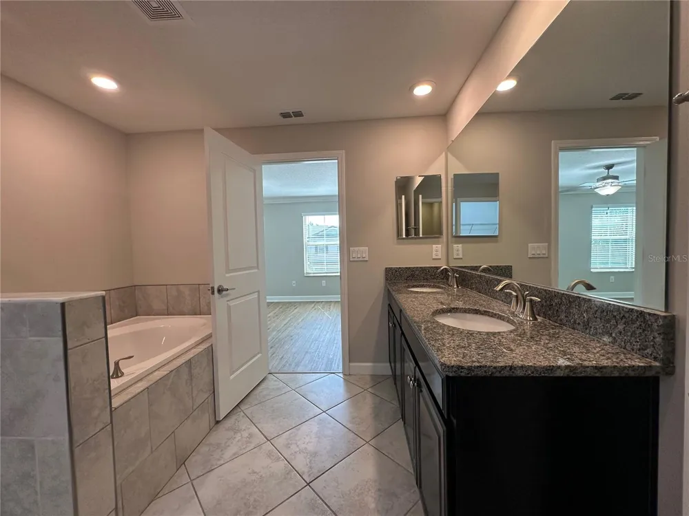 1389 WHITE FOX RUN Lutz, FL 33549