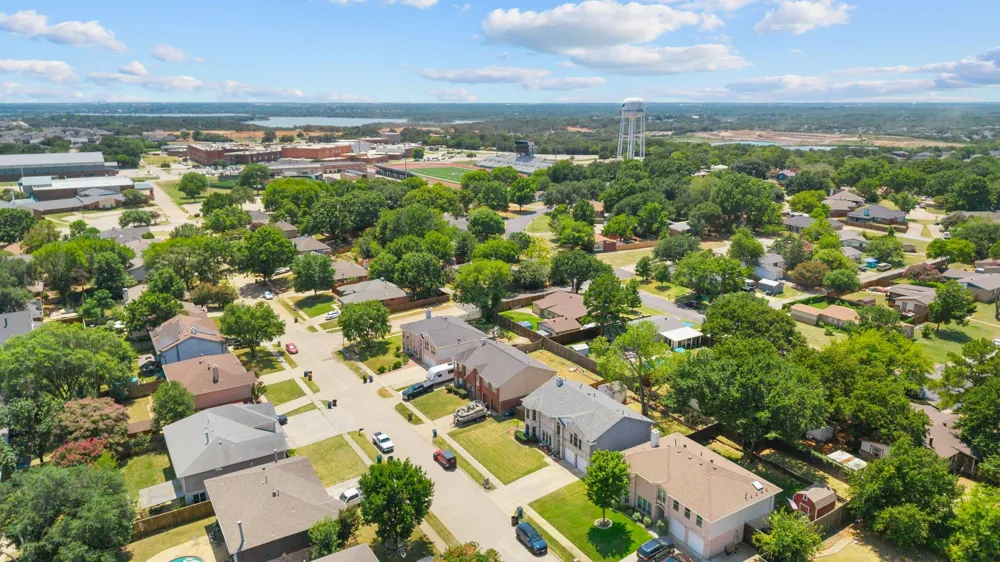 2610 Vistaview Drive Corinth, TX 76210