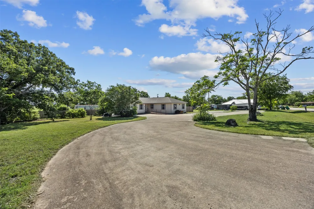 701 2nd Street Cranfills Gap, TX 76637