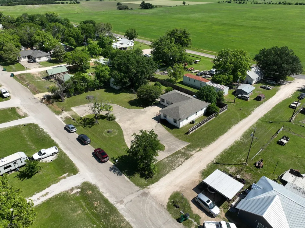 701 2nd Street Cranfills Gap, TX 76637