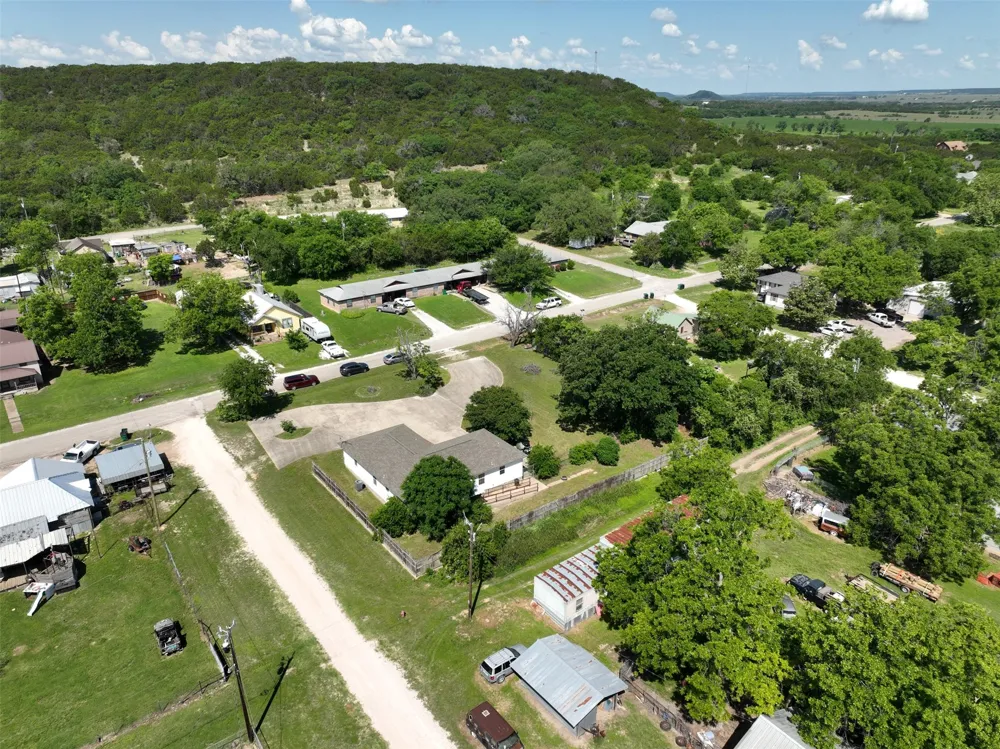 701 2nd Street Cranfills Gap, TX 76637