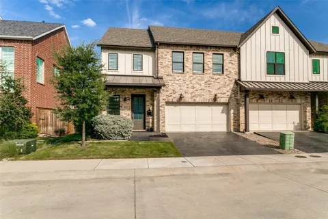 631 Verrine Way