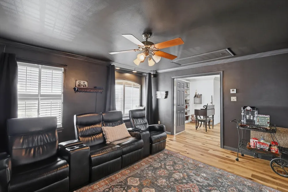 14917 Oaks North Drive Addison, TX 75254