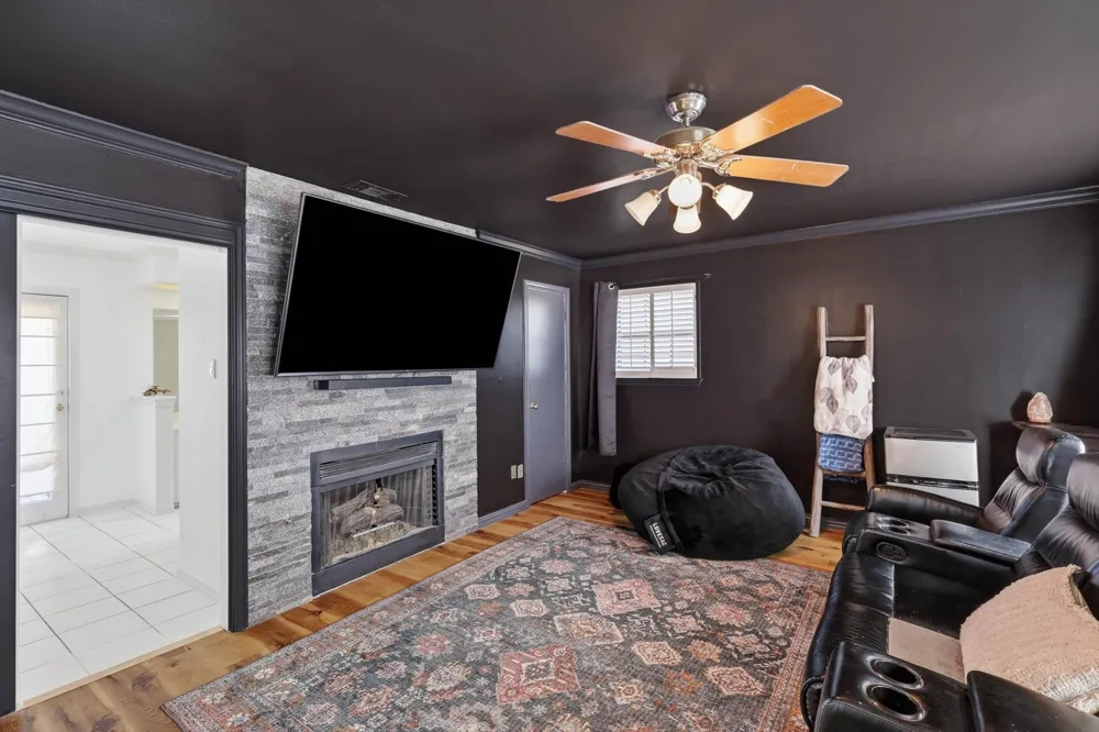 14917 Oaks North Drive Addison, TX 75254