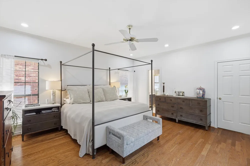 14917 Oaks North Drive Addison, TX 75254