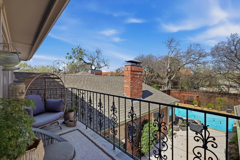 14917 Oaks North Drive Addison, TX 75254