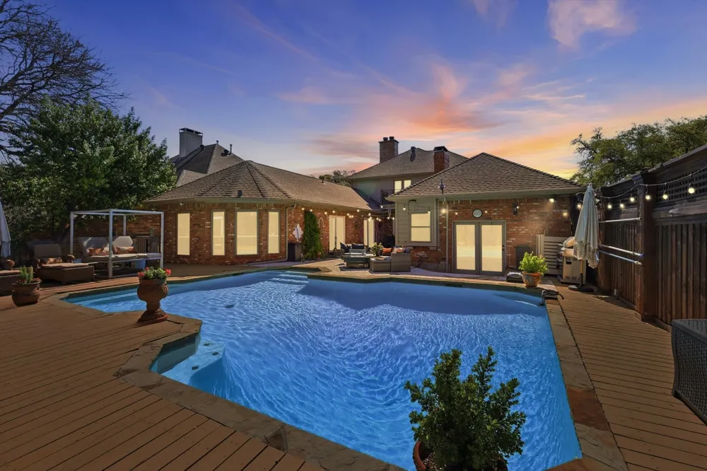 14917 Oaks North Drive Addison, TX 75254
