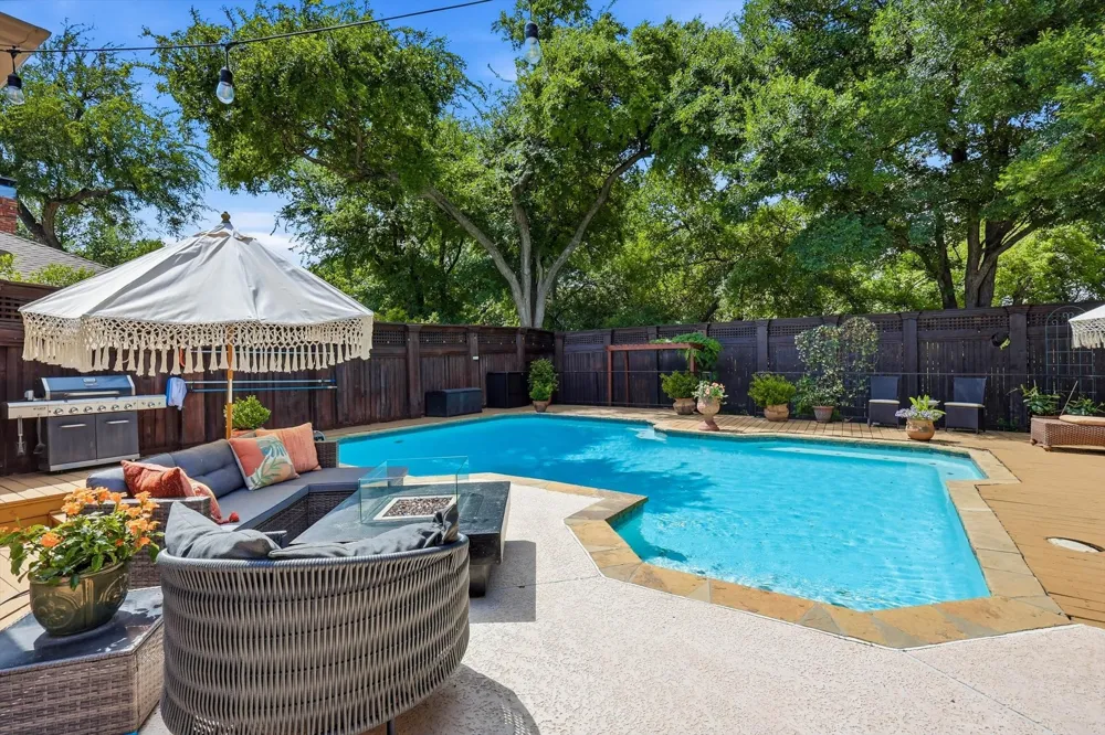 14917 Oaks North Drive Addison, TX 75254