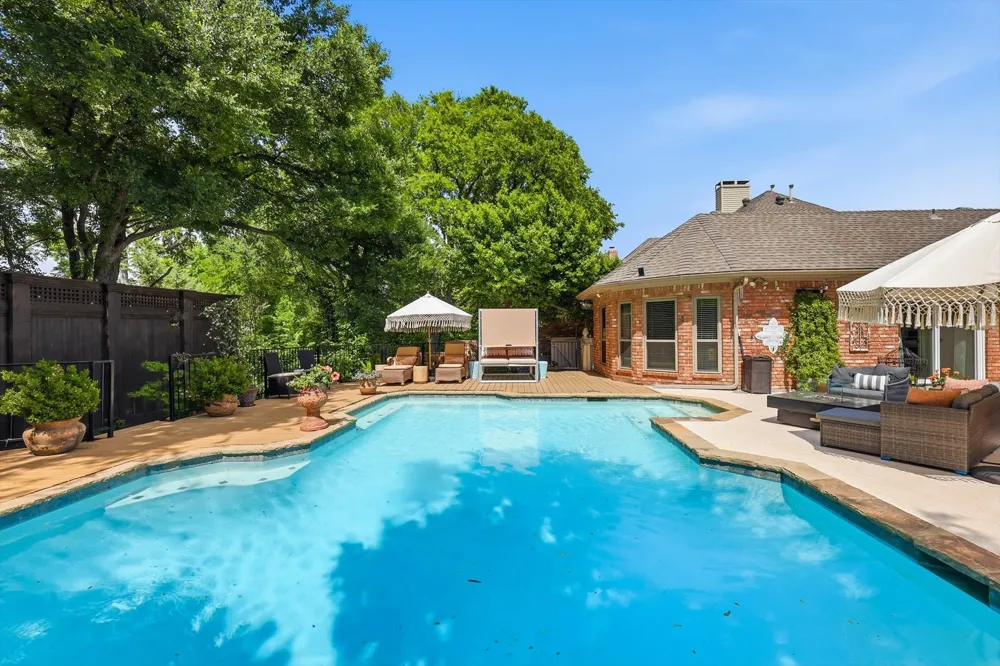 14917 Oaks North Drive Addison, TX 75254